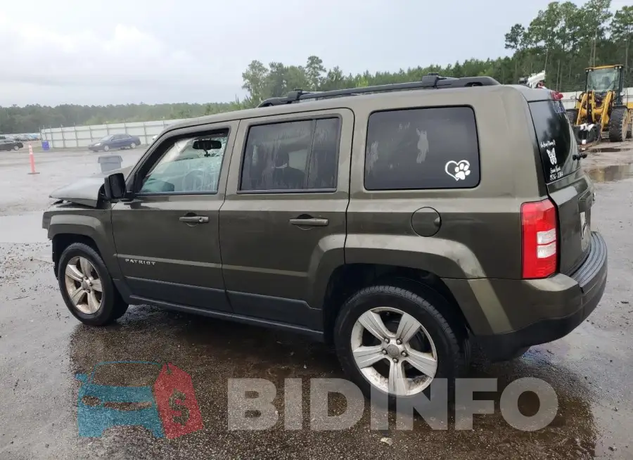 1C4NJPFB5GD590588 Photo# 2