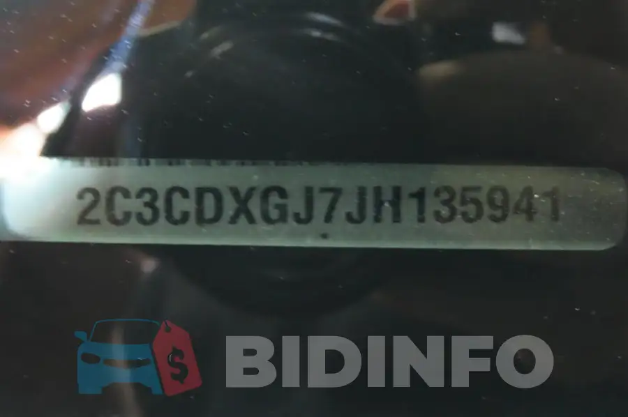 2C3CDXGJ7JH135941 Photo# 10