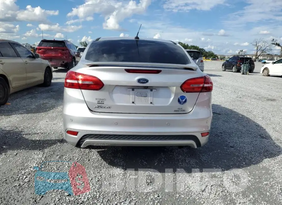1FADP3F26GL242135 Photo# 6