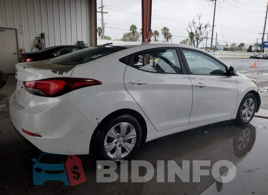 5NPDH4AE2GH760715 Photo# 3