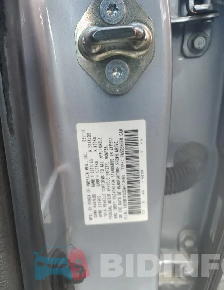 19UUB1F52GA013469 Photo# 12
