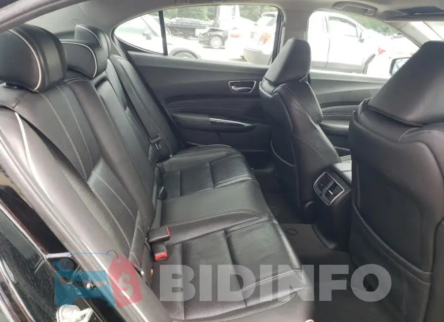 19UUB2F43KA010487 Photo# 10
