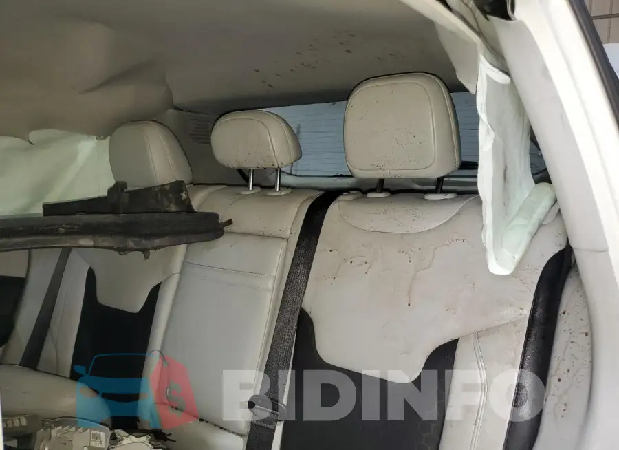 3C4NJDBB9JT230438 Photo# 10