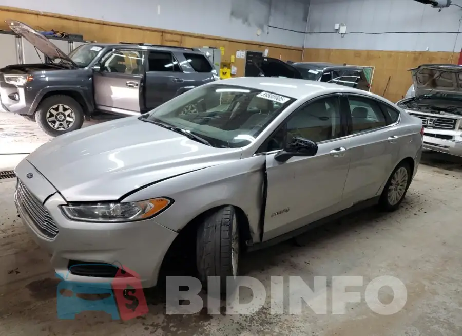 3FA6P0UUXGR188108 Photo# 1