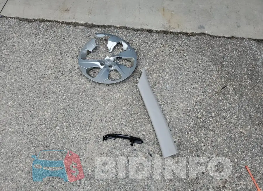 2T3K1RFV8MC126445 Photo# 13