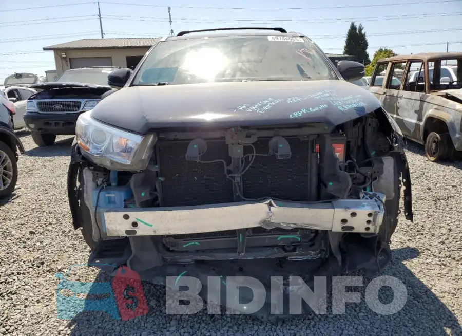 5TDJKRFH8GS274117 Photo# 5