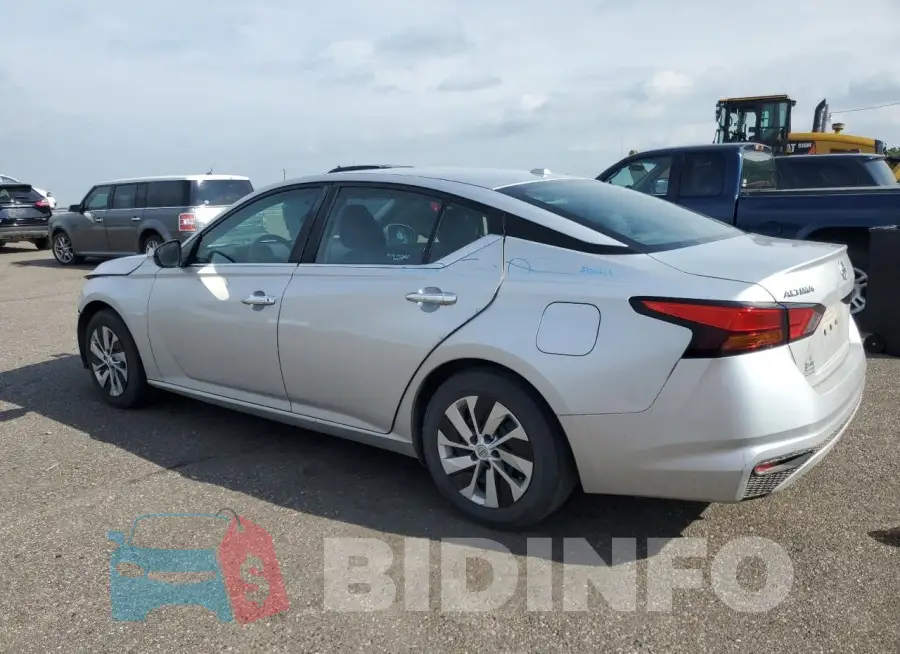 1N4BL4BV1LC155083 Photo# 2