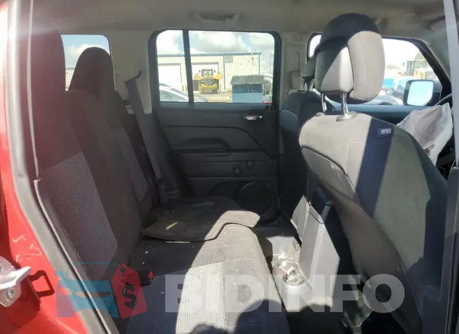 1C4NJPBA1GD710643 Photo# 10