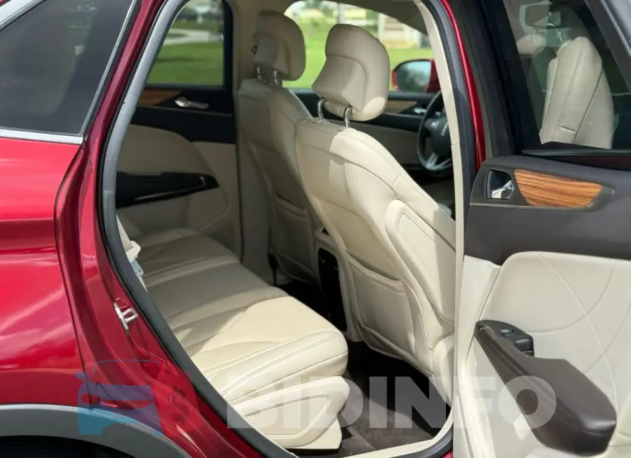 5LMCJ2D97GUJ14880 Photo# 6