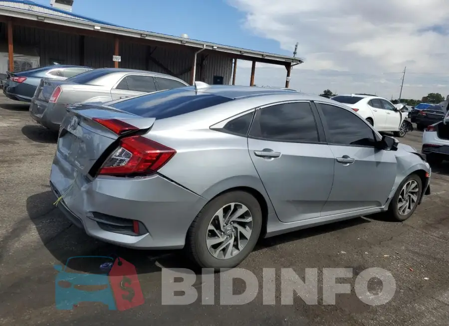19XFC2F7XHE082114 Photo# 3