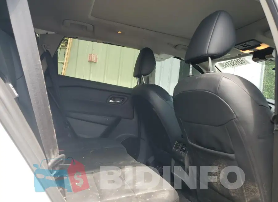 JN8BT3BB5RW426491 Photo# 11