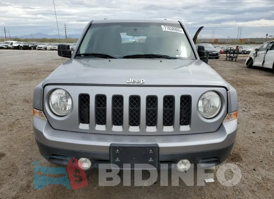 1C4NJPFB7GD620626 Photo# 5