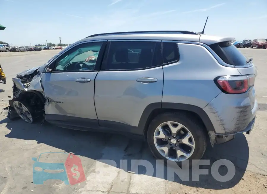 3C4NJCCB9LT128732 Photo# 2