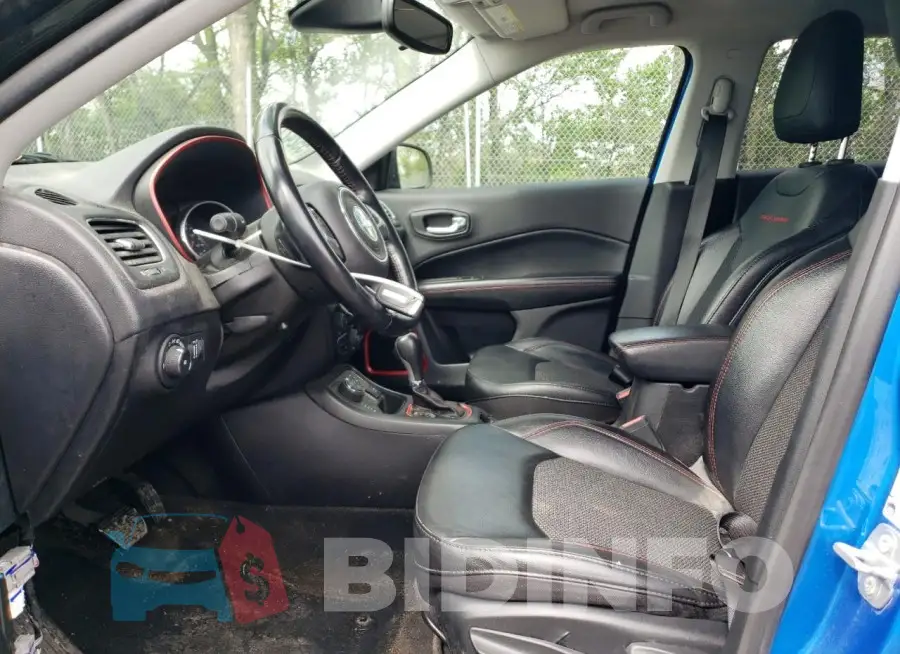 3C4NJDDB1LT126820 Photo# 7