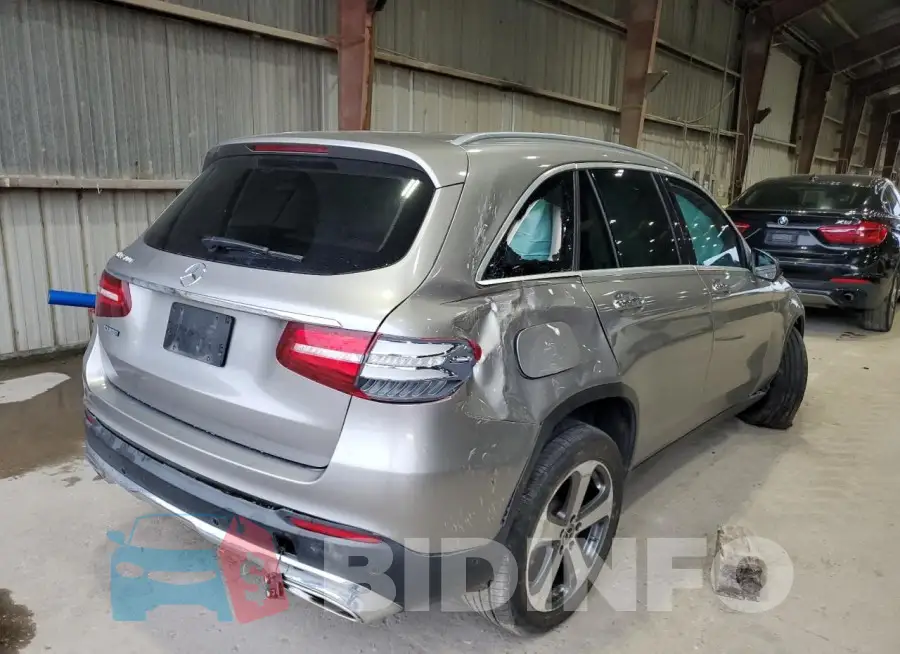 WDC0G4JB7KV161626 Photo# 3