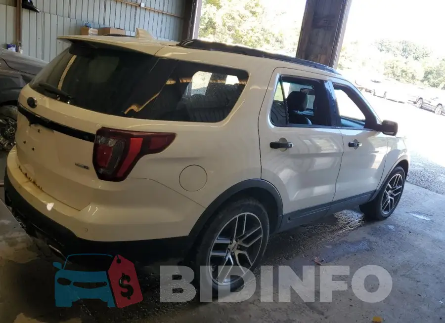 1FM5K8GT5GGB60158 Photo# 3