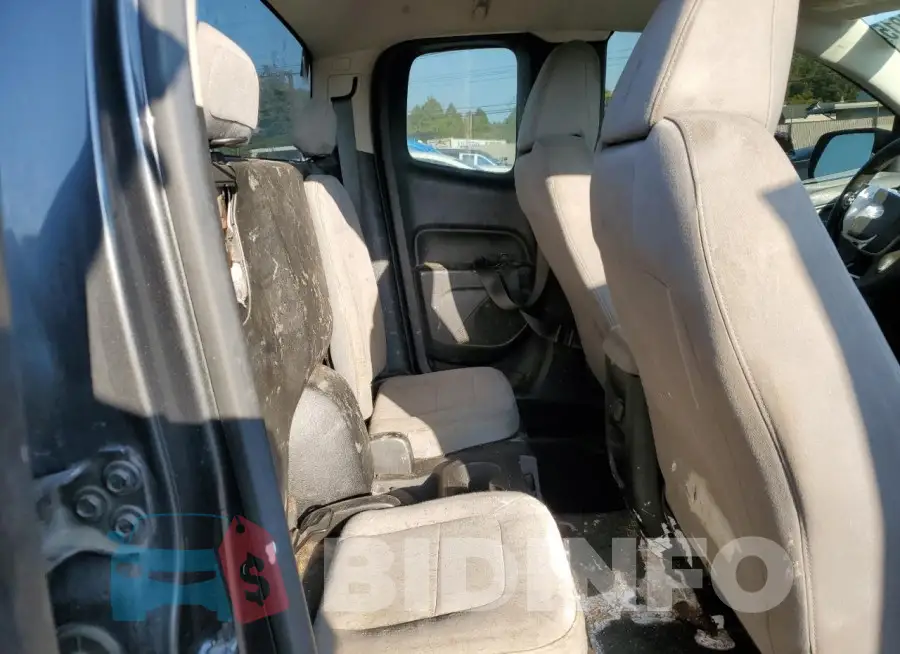 1GCHSBE37G1289331 Photo# 10