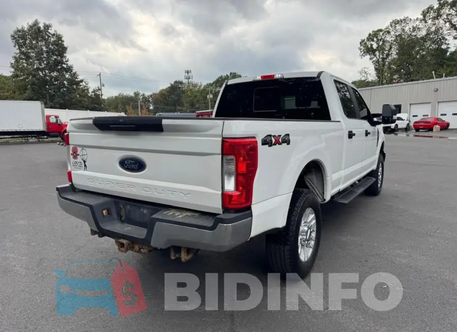 1FT7W2B60JEB02574 Photo# 3