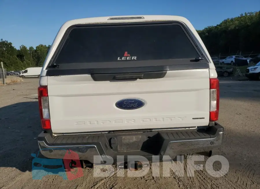1FT7W2B67JEB73044 Photo# 6
