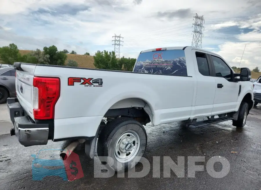 1FT7X2B69HEF37889 Photo# 3
