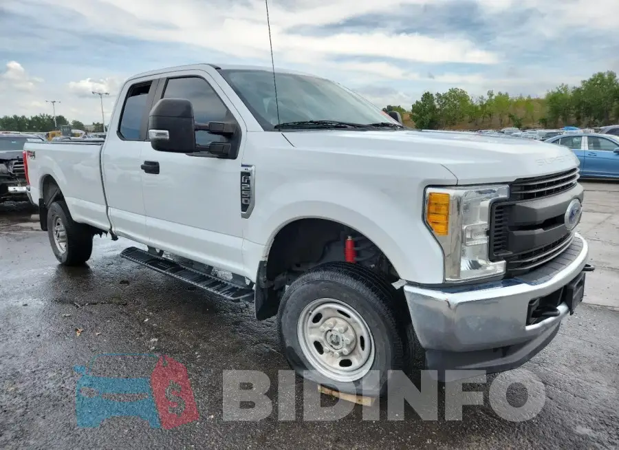1FT7X2B69HEF37889 Photo# 4