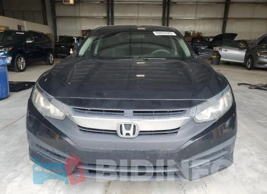 19XFC2F70GE097137 Photo# 5