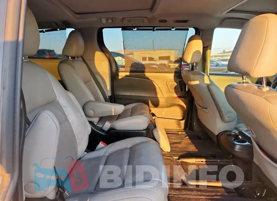 5TDYK3DCXGS752895 Photo# 11