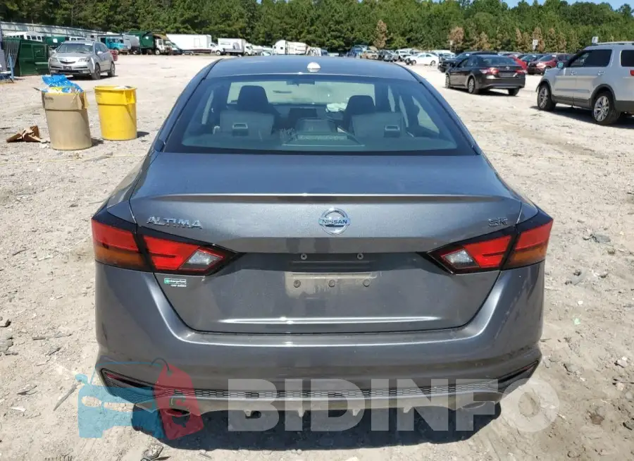 1N4BL4CV3KC113589 Photo# 6