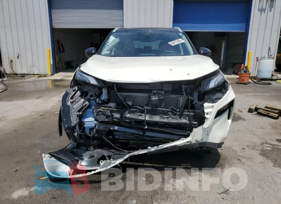 JN8BT3DD1NW270989 Photo# 5
