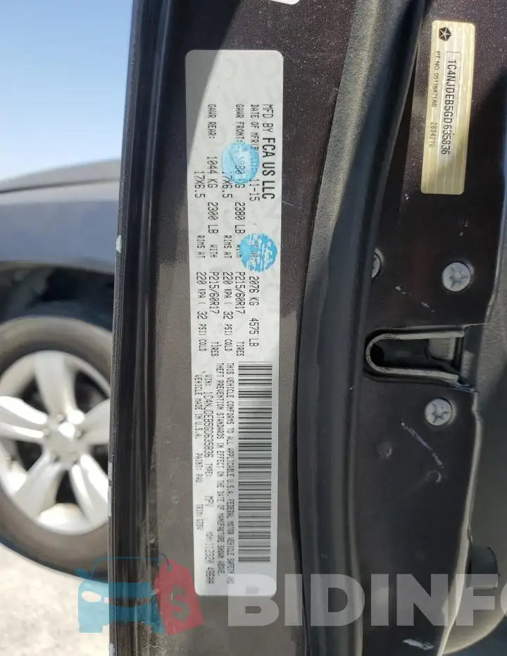 1C4NJDEB5GD635836 Photo# 13