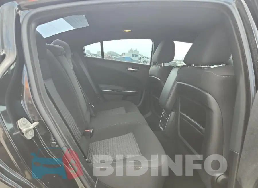 2C3CDXHG4PH643702 Photo# 10