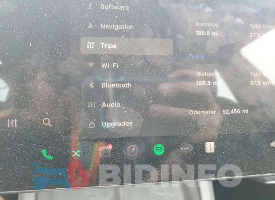 5YJ3E1EAXRF827105 Photo# 9
