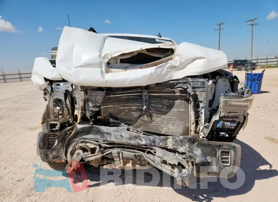 1GC5YME73RF177440 Photo# 5