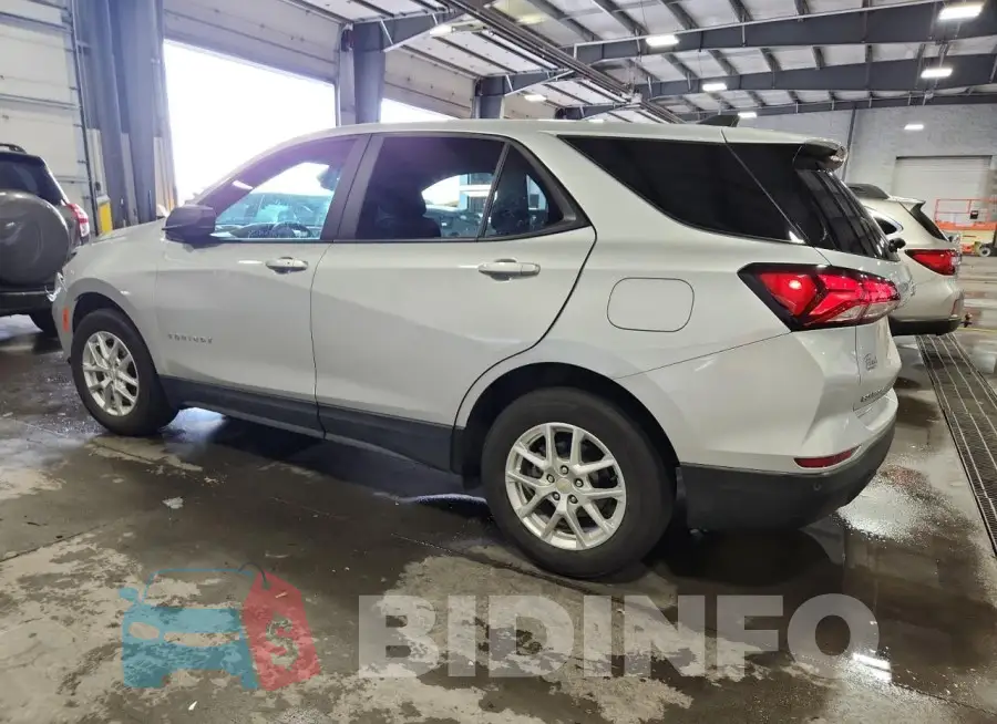 2GNAXHEV7N6120189 Photo# 2