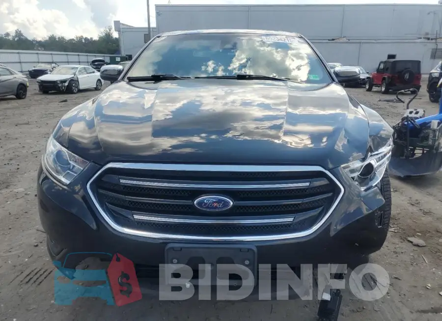 1FAHP2F8XJG143138 Photo# 5