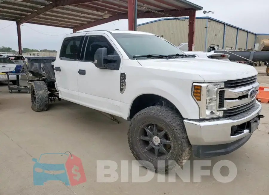 1FT7W2BT2JEB91232 Photo# 4