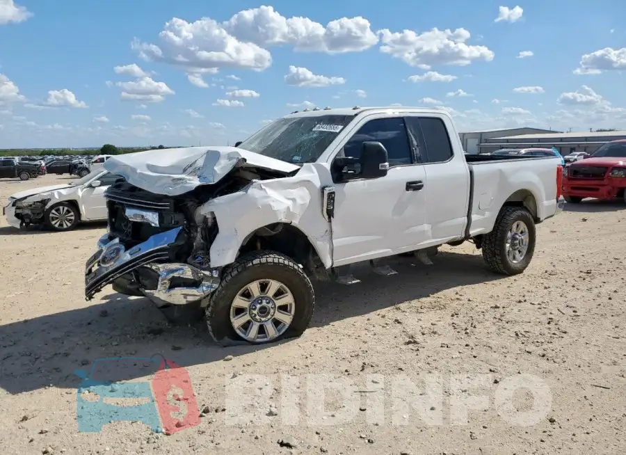 1FT7X2BTXKED05721 Photo# 1