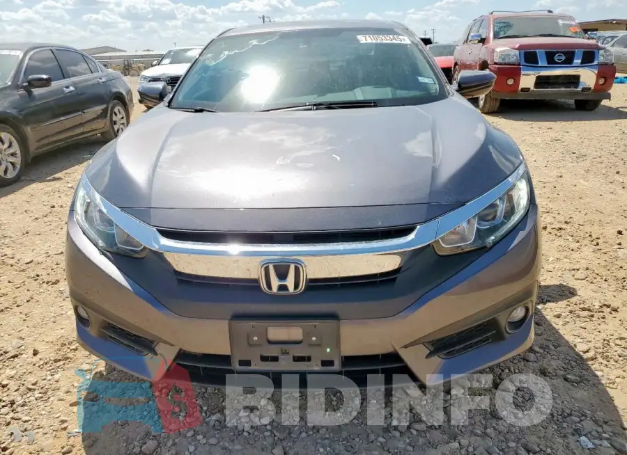 19XFC1F70HE030582 Photo# 5