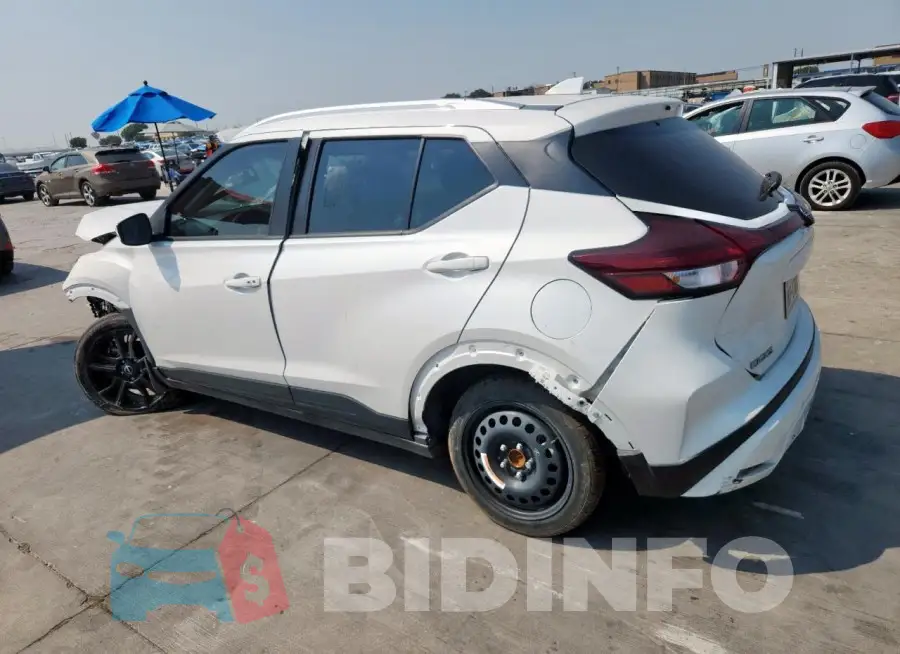 3N1CP5CV1RL548024 Photo# 2