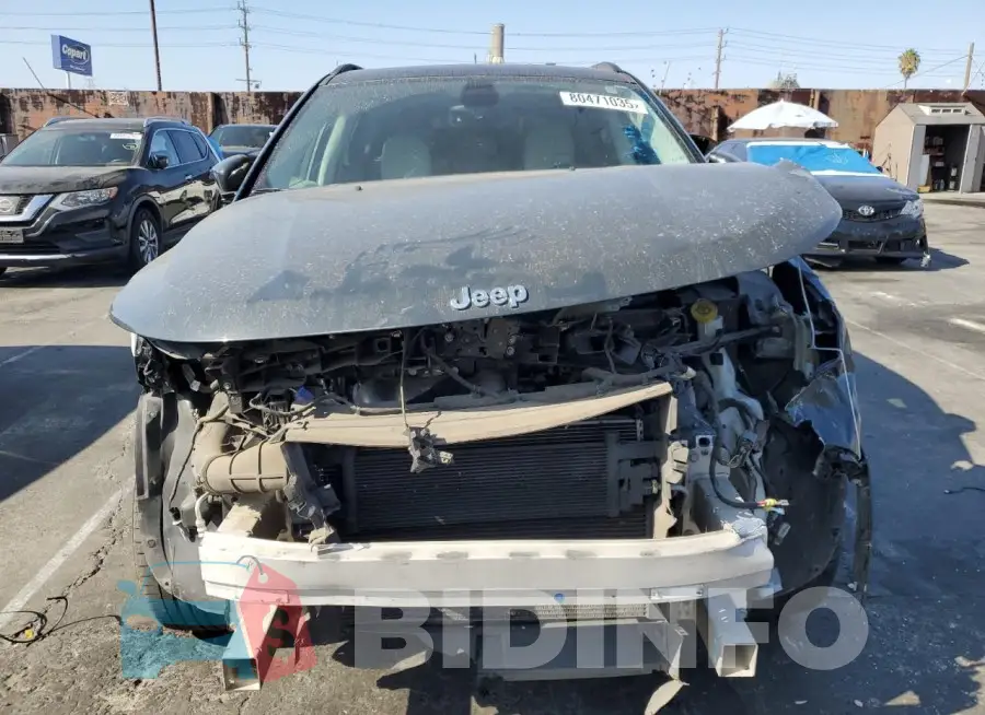 3C4NJDCB9HT688215 Photo# 5