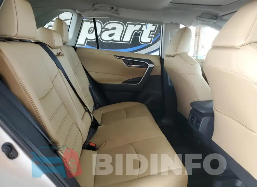 2T3A1RFV9SW524156 Photo# 10