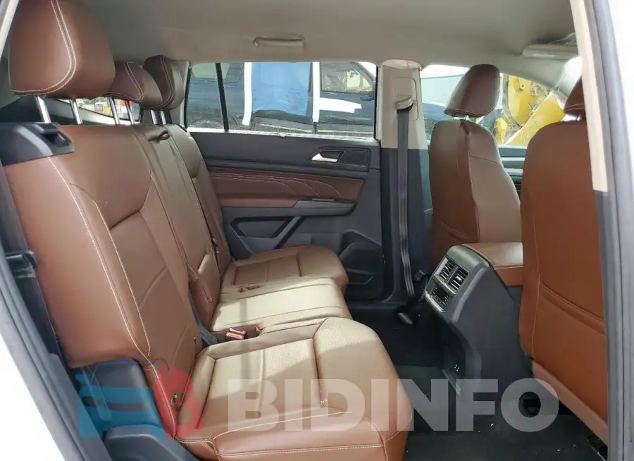 1V2HR2CA0PC523664 Photo# 11