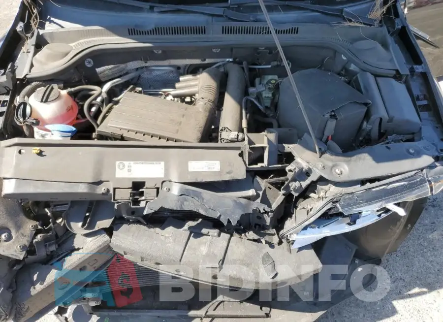 3VW2B7AJ0HM227018 Photo# 11