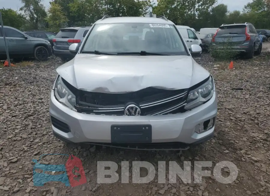 WVGAV7AX4GW570807 Photo# 5
