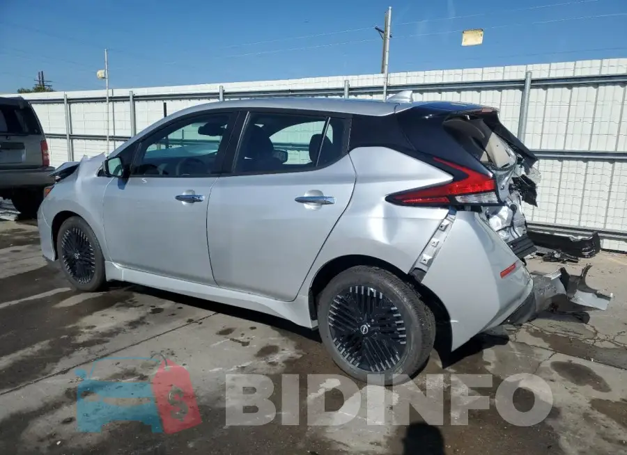 1N4CZ1CV9SC560882 Photo# 2