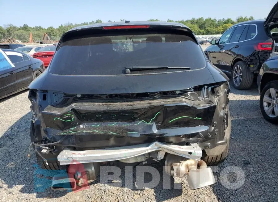 WP1AA2A50PLB18628 Photo# 6