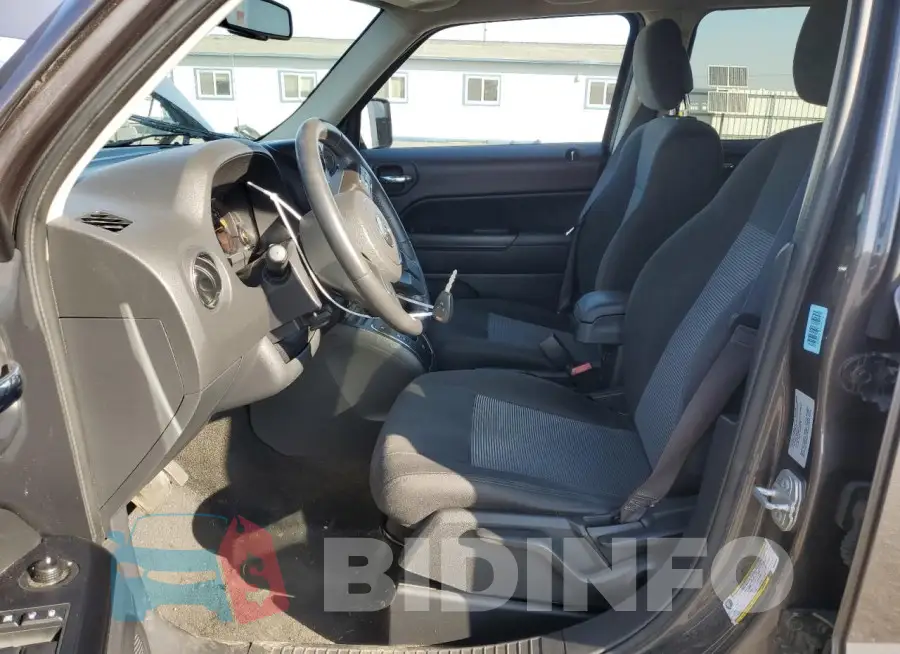 1C4NJRFB6GD692333 Photo# 7