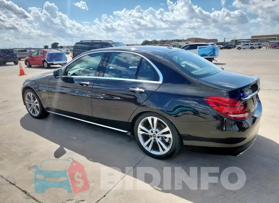 55SWF4HB3JU242966 Photo# 2