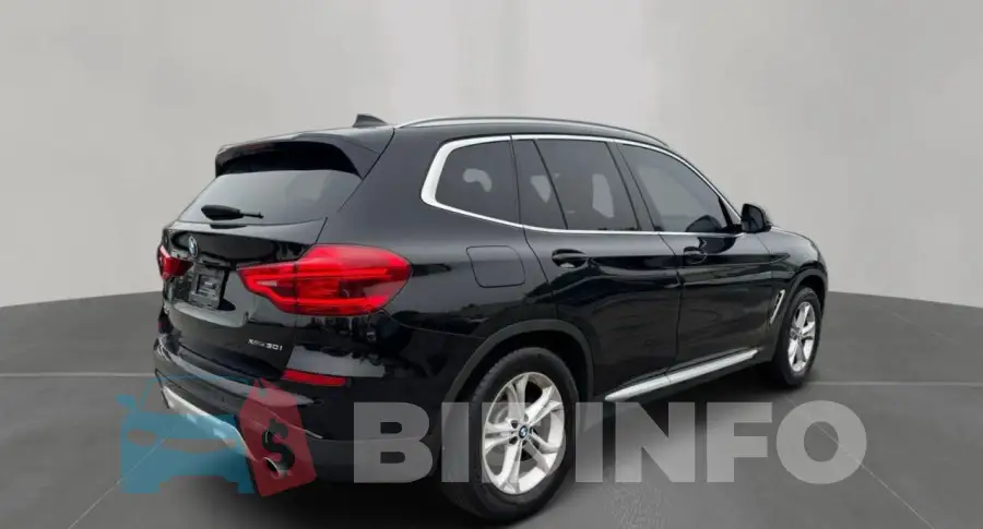 W1K5J4HB5LN089092 Photo# 4