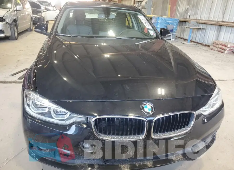 WBA8E1G55JNU89251 Photo# 5